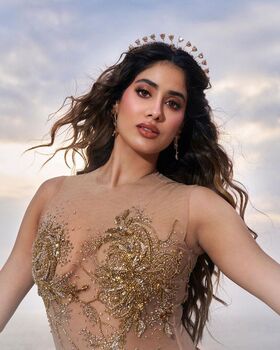 Janhvi Kapoor Nude Leaks OnlyFans Photo 53