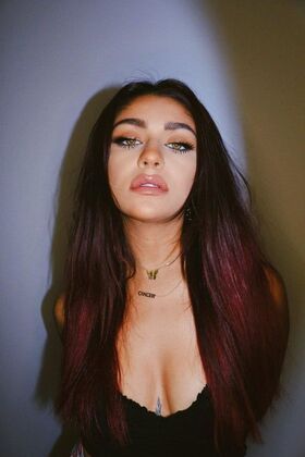 Andrea Russett