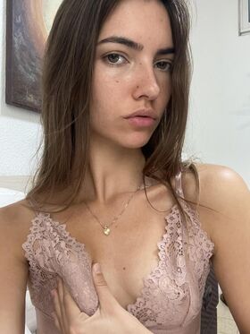 Anna Miro Nude Leaks OnlyFans Photo 2