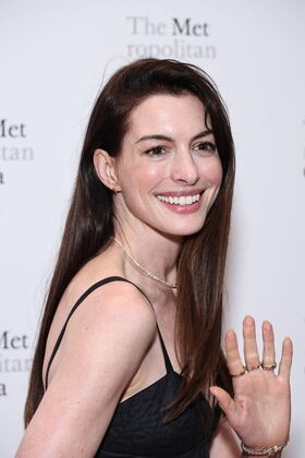 Anne Hathaway