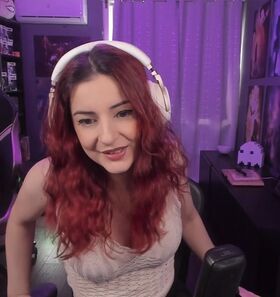 Anniefuchsia