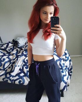 Anniefuchsia