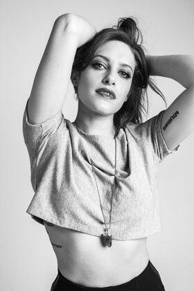 Carly Chaikin