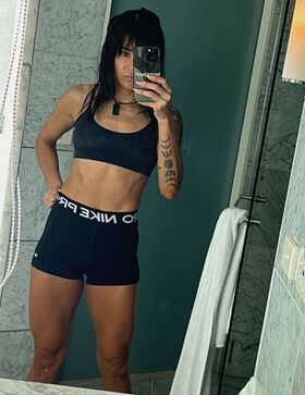 Dakota Kai