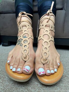 deedeericanfeet