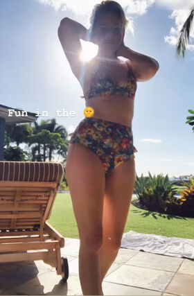 Elizabeth Banks Nude Leaks OnlyFans Photo 61