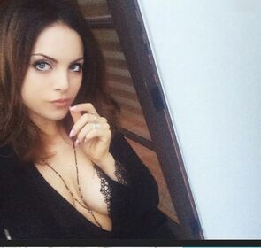 Elizabeth Gillies Nude Leaks OnlyFans Photo 145