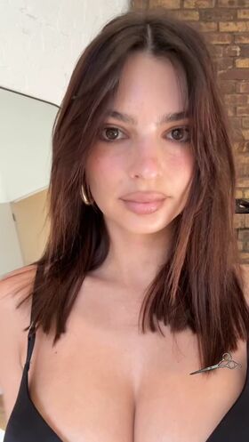 Emily Ratajkowski