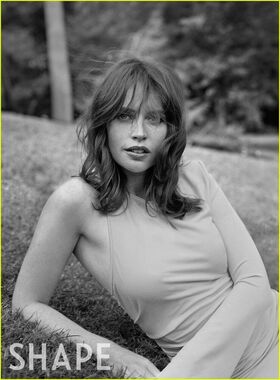 Felicity Jones Nude Leaks OnlyFans Photo 118