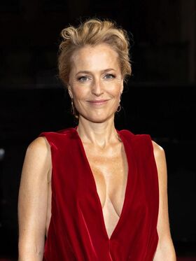 Gillian Anderson