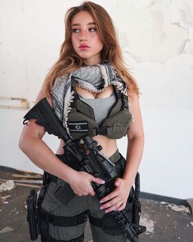 Girls With Guns