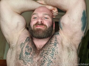 hairy_musclebear