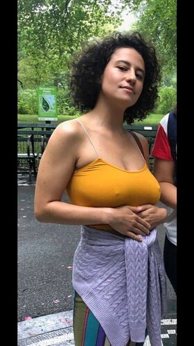 Ilana Glazer Nude Leaks OnlyFans Photo 7