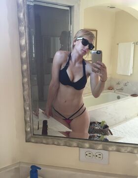 Iliza Shlesinger