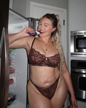 Iskra Lawrence