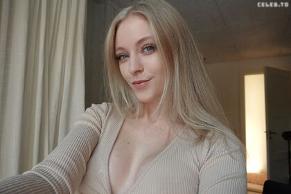 Katrine ASMR Nude Leaks OnlyFans Photo 21