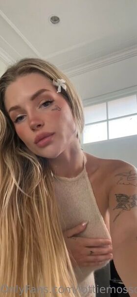 Lottie Moss Nude Leaks OnlyFans Photo 35