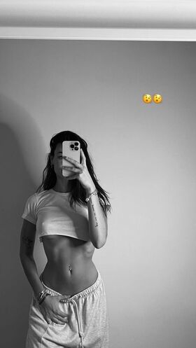 miiriiamherrero Nude Leaks OnlyFans Photo 47