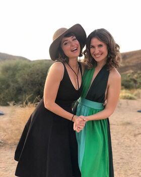 Milana Vayntrub