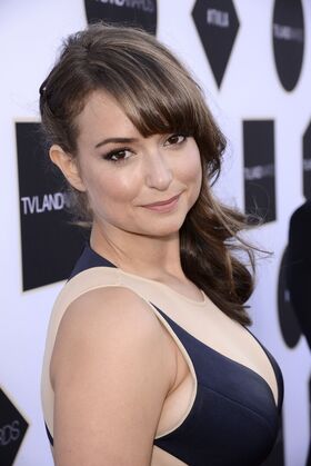 Milana Vayntrub