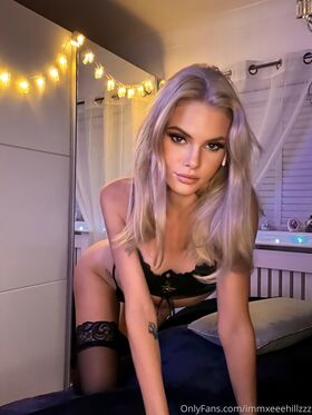 naughtyblondexx