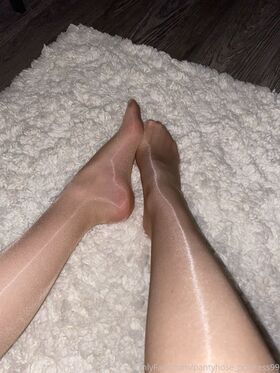 pantyhose_princess99