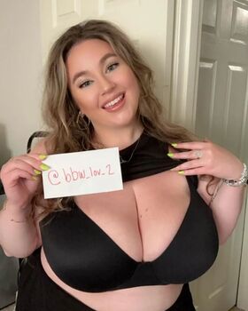 plump_bombshell