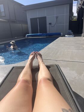 Prettiest Feet Nude Leaks OnlyFans Photo 21