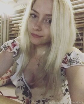 rosy_blondbabe