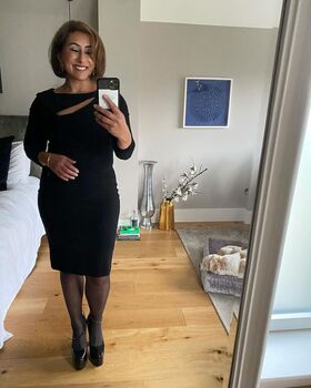 Saira Khan Nude Leaks OnlyFans Photo 49