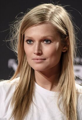 Toni Garrn