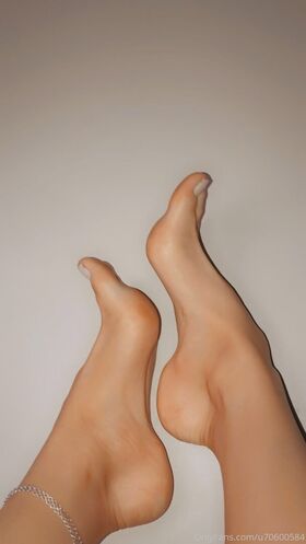 unigirlfeet