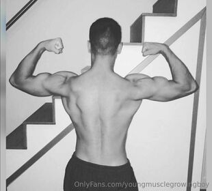 youngmusclegrowingboy