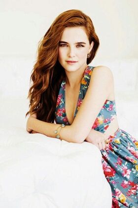 Zoey Deutch Nude Leaks OnlyFans Photo 136